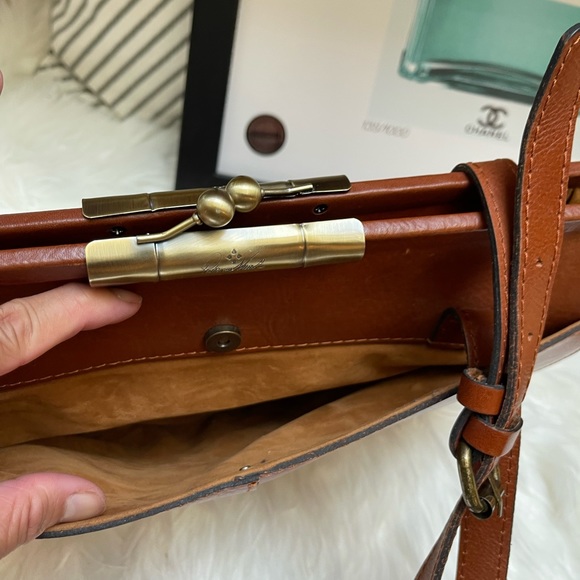 Patricia Nash Large Italian  Leather Kisslock Bag - Picture 9 of 11